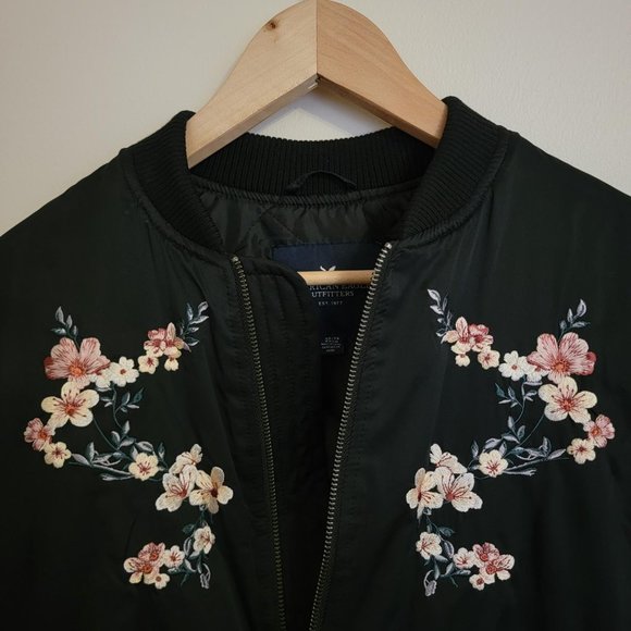 AEO Floral Embroidered Bomber (NWOT) - Picture 2 of 7